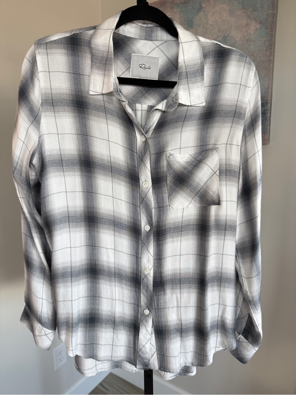 Rails Hunter Womens Medium White Gray Plaid Herringbone Rayon Button Down Shirt